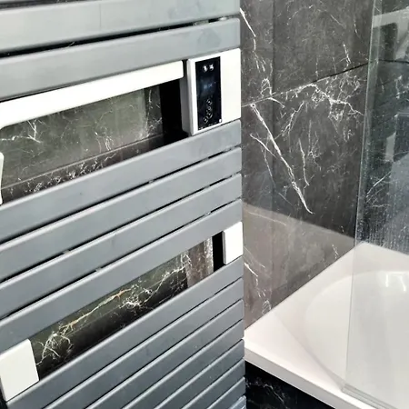 T2 Terrasse, Parking & Wifi, A 300m De La Daire *